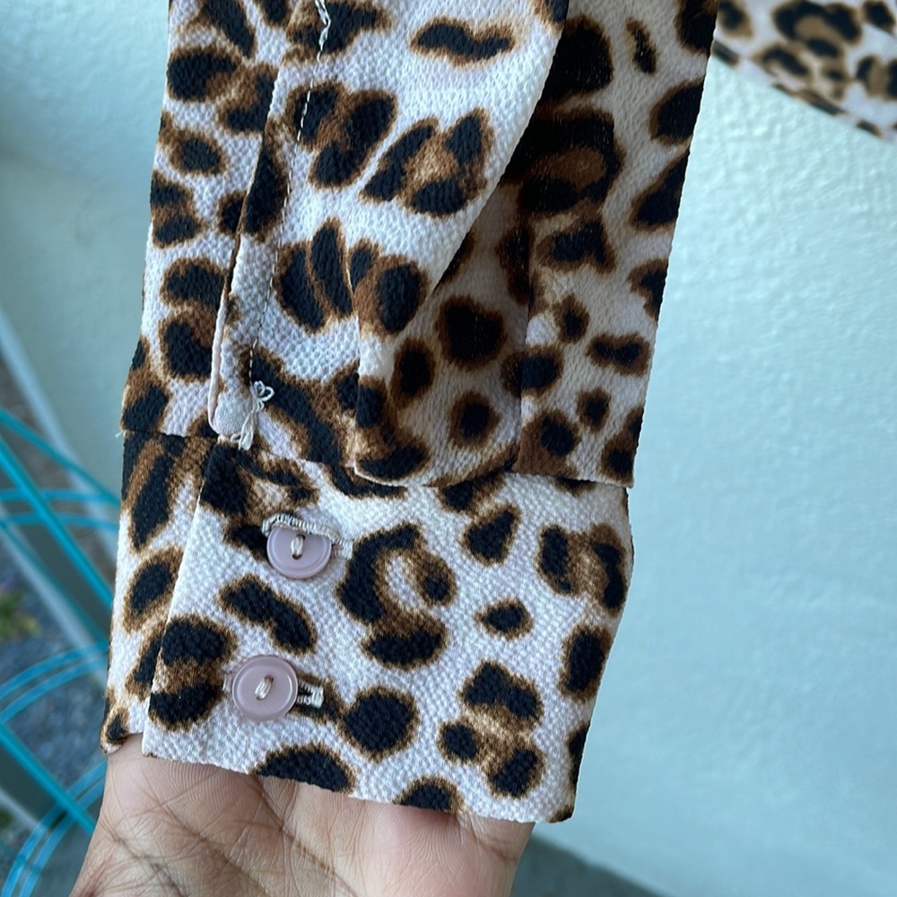 🐆NORDSTROM-bought “All in Favor” 🐆Leopard🐆 print blouse - Picture 6 of 9
